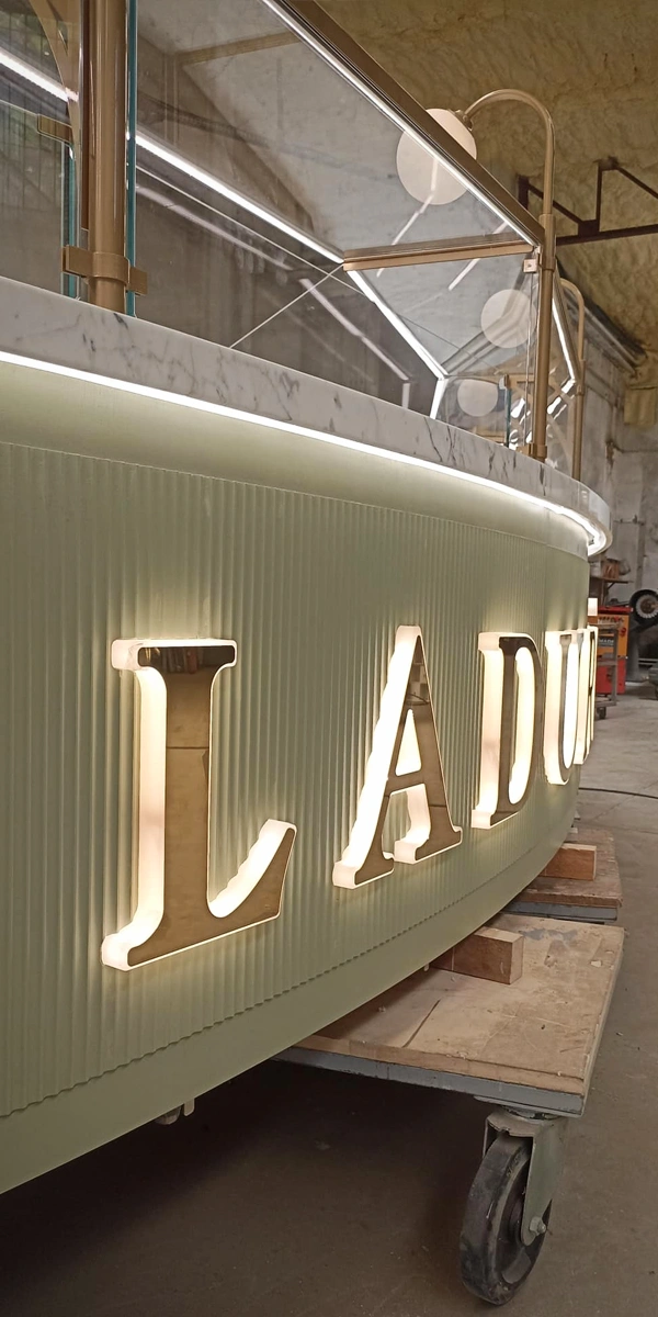 Plan de travail en pierre pour meuble Ladurée